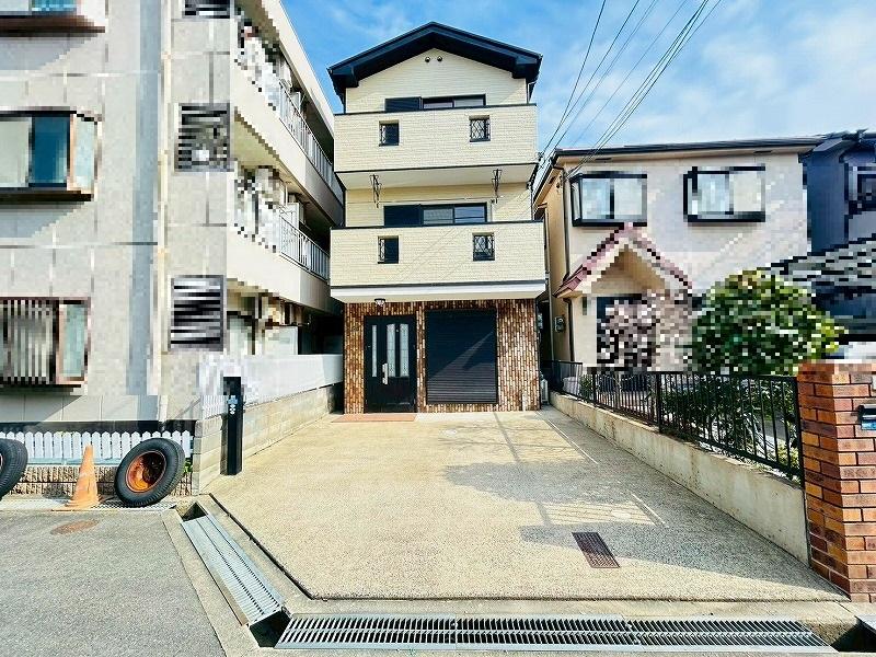 �Q����s�r�c�{��