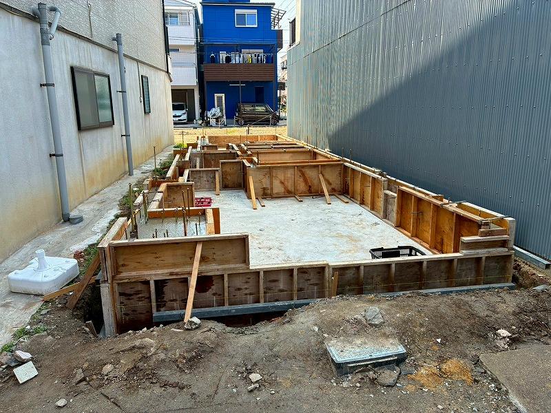 ����s��}����